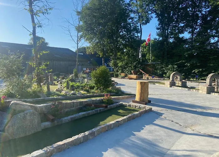 Tollundgaard Golf Park & *