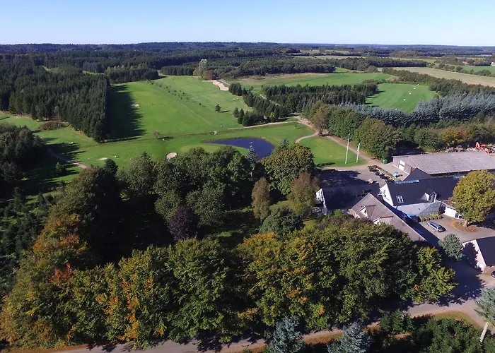 Tollundgaard Golf Park & *